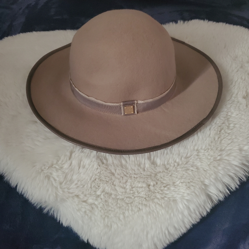 Henri Bendel Hat - Beige w/Taupe Ribbon & Gold Gear - O/S